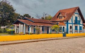 Passa Quatro- CASA INTEIRA RUSTICA para até 9 pessoas
